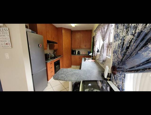 3 BEDROOM TOWNHOUSE FOR SALE IN FLORENTIA